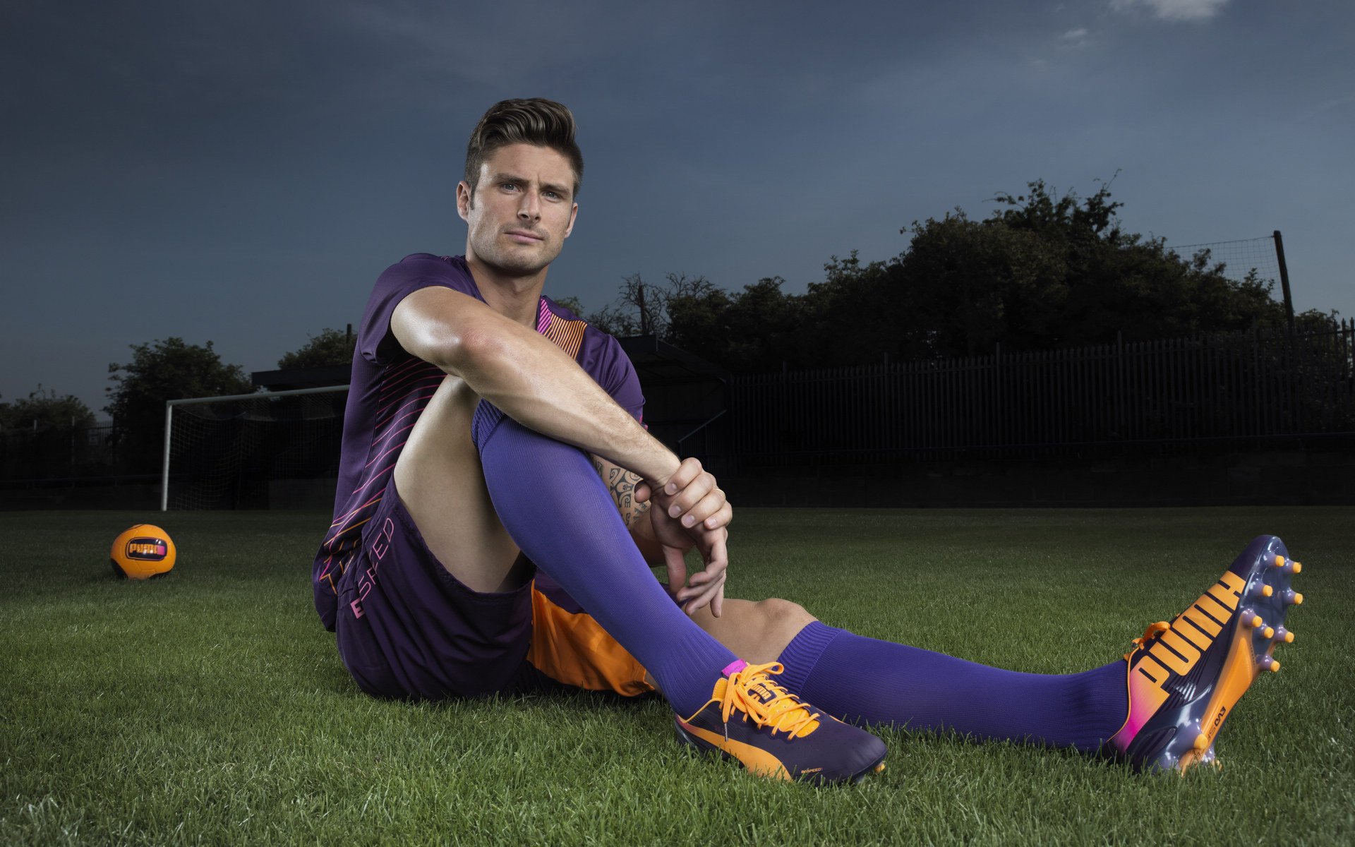 开云娱乐-中国足球海外比赛交流活动频繁增多，中国足球国外